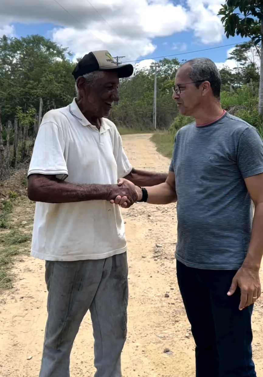 Camacã: Prefeitura recupera estradas das regiões Sempre Viva e Arara